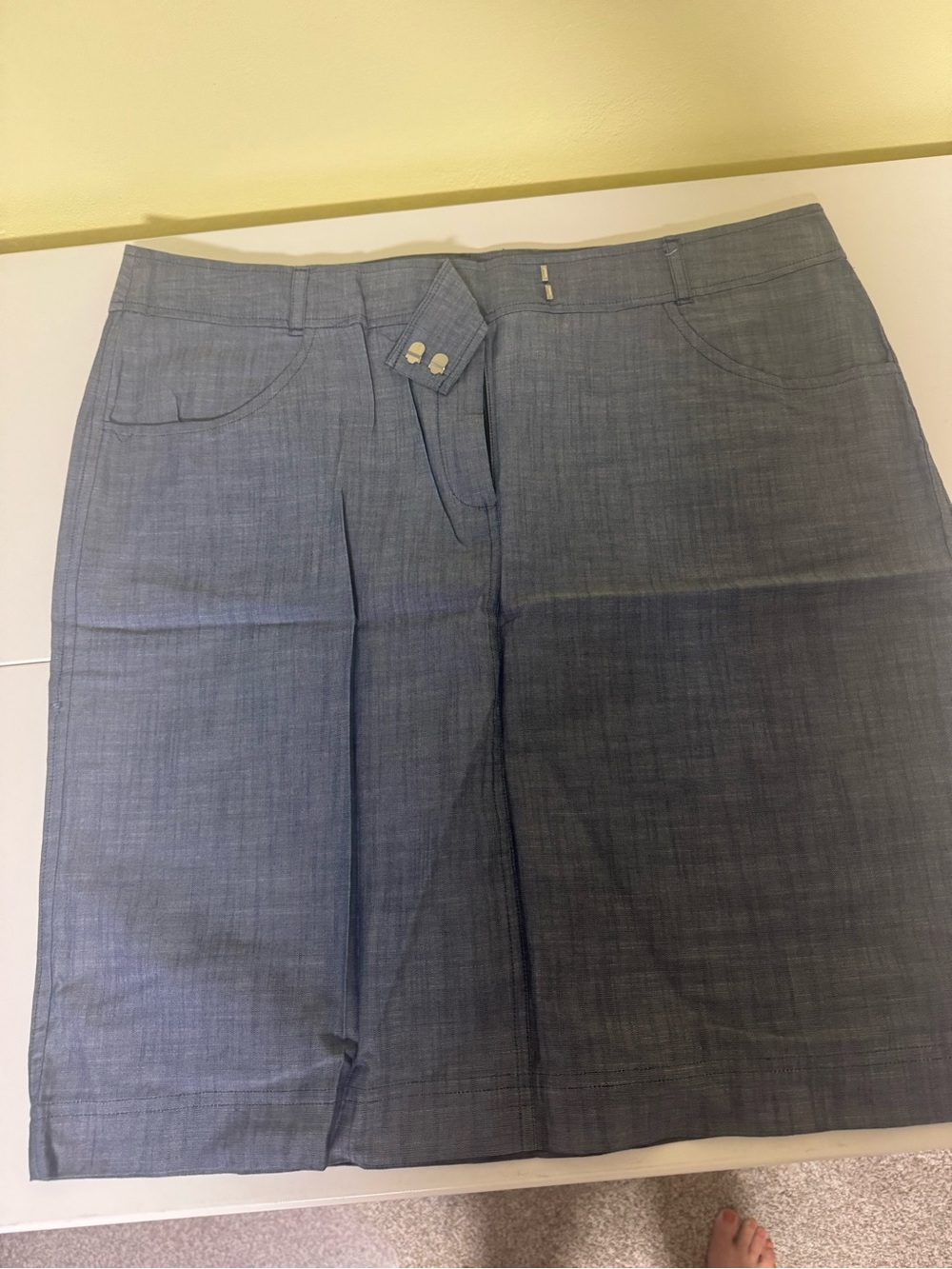 Van Heusen Blue-Grey Chambray Pencil Skirt, size 16, NWT